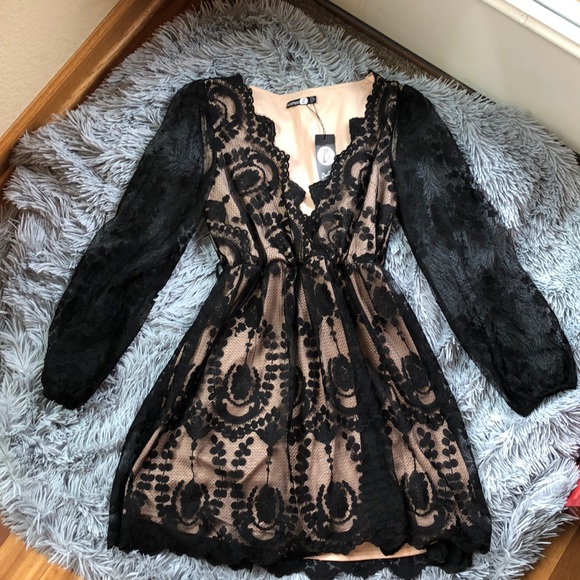 Boohoo Dresses & Skirts - BooHoo lace dress